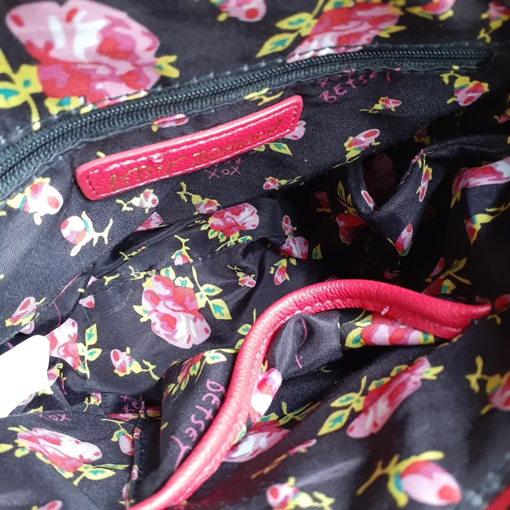 Betsey Johnson Red Heart Quilted Crossbody Bag - Picture 10 of 10